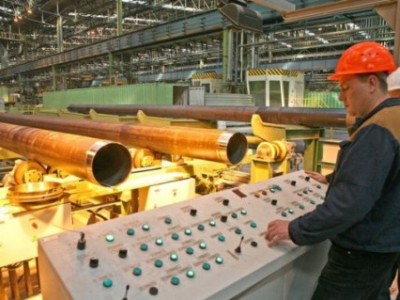 Der Anstieg der betrieblichen Leistung Надеждинского Stahlwerk